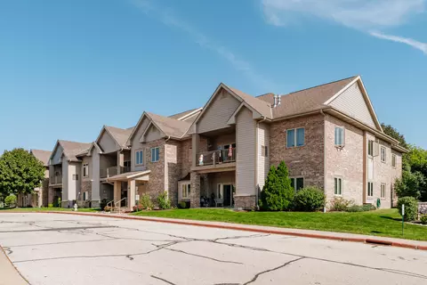 1405 Gabriel #205, Waukesha, WI 53188