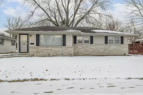 8239 W Casper, Milwaukee, WI 53223