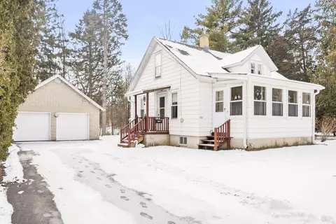 203 West, Thiensville, WI 53092