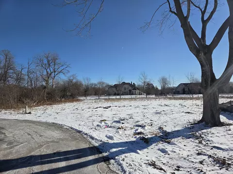 10506 N Pine Tree, Mequon, WI 53092