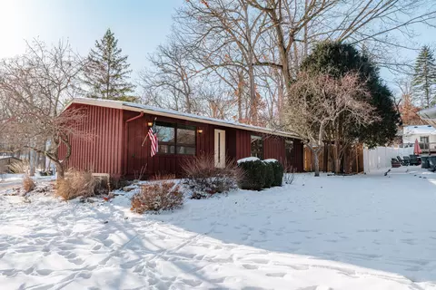 770 Odsila, Fontana, WI 53125
