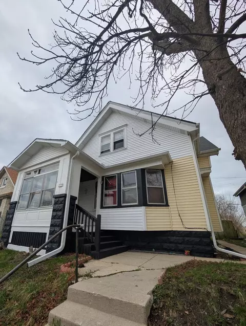 2538 N Hubbard, Milwaukee, WI 53212
