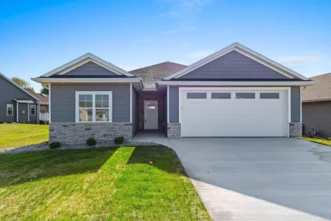 1925 Creekwood, Manitowoc, WI 54220