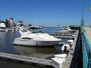 19 Gaslight Pointe Marina #SLIP 19, Racine, WI 53403