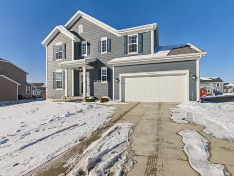 w241n5629 Maple Grv, Sussex, WI 53089