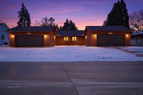 918-920 E Windfield, Appleton, WI 54911