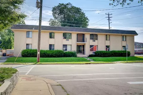 305 Maple, Waukesha, WI 53186