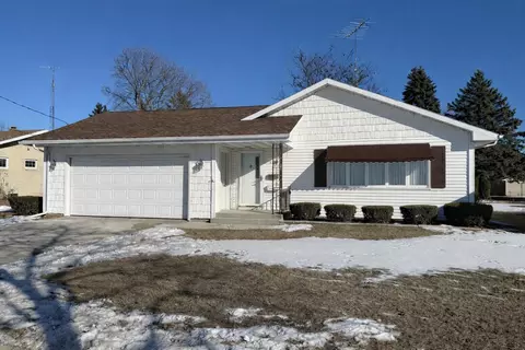 1233 S 26th, Manitowoc, WI 54220
