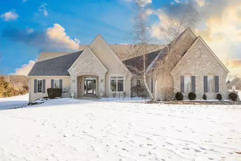 w330s10080 Genevieve, Mukwonago, WI 53149