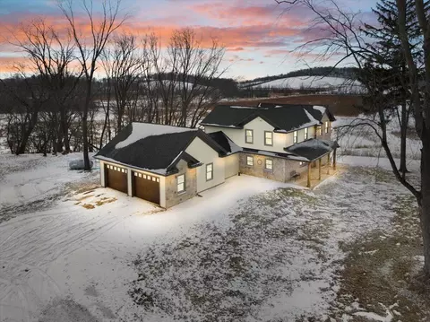 w3940 Campbell Drive, Ashford, WI 53010