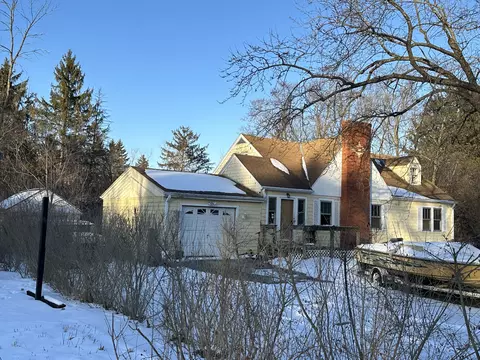 17624 W West Vw, New Berlin, WI 53151
