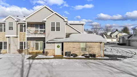 6955 S Rolling Mdws, Oak Creek, WI 53154