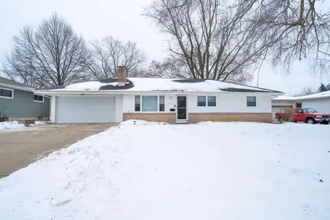 813 N Moreland, Waukesha, WI 53188