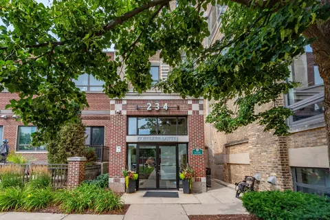234 E Reservoir #203, Milwaukee, WI 53212