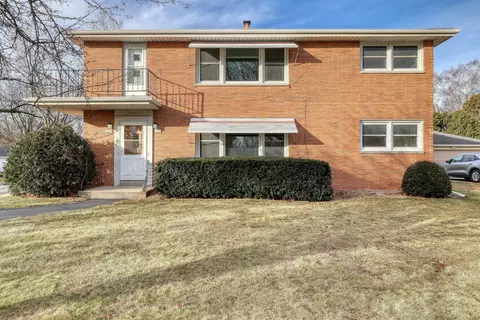 1317 N 116th, Wauwatosa, WI 53226