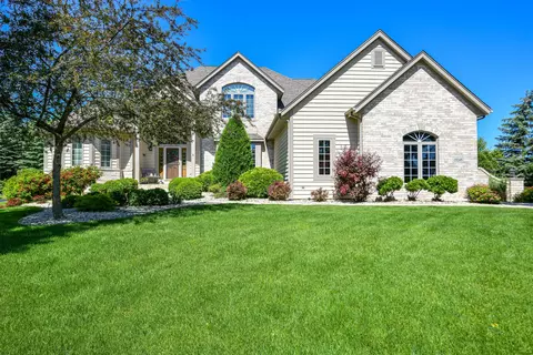 15245 W Woodland, New Berlin, WI 53151