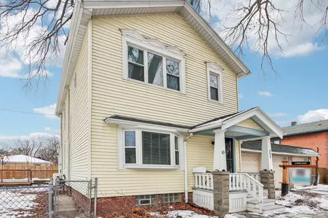 327 W Mineral, Milwaukee, WI 53204