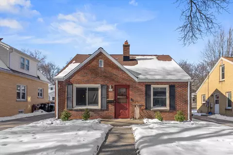 2217 Lefeber, Wauwatosa, WI 53213