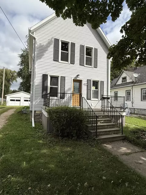 579 Forest, Fond Du Lac, WI 54935