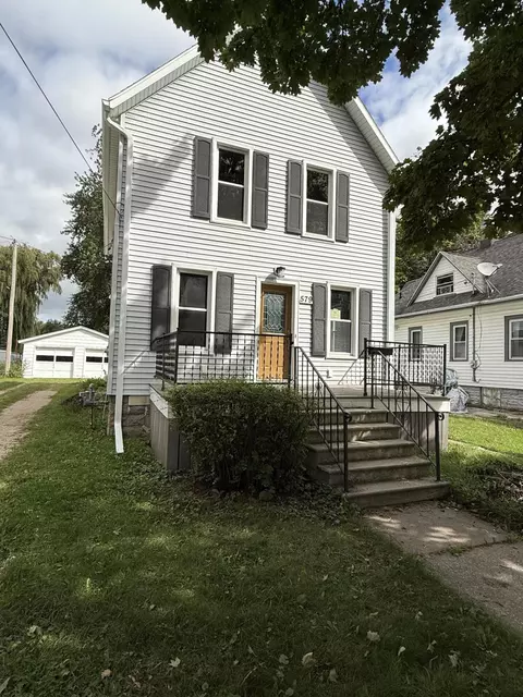 579 Forest, Fond Du Lac, WI 54935