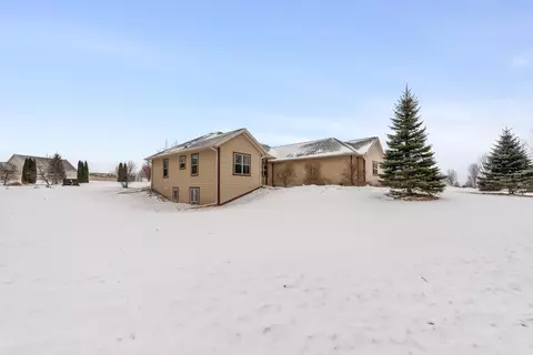 1900 Hillside, Slinger, WI 53086
