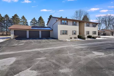 910 E Cedar #604, Manitowoc, WI 54220
