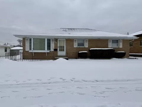 8541 W Mcmyron, West Allis, WI 53214
