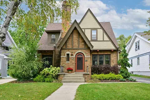 8140 Hillcrest, Wauwatosa, WI 53213