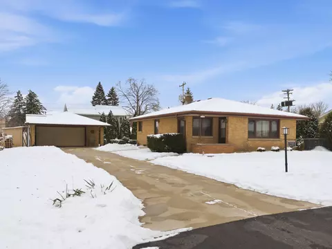 11141 W Mallory, Hales Corners, WI 53130