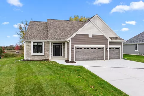 w251n2367 Valleyview, Pewaukee, WI 53072