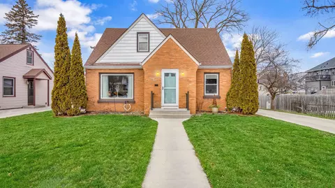 1112 Kensington, Plymouth, WI 53073