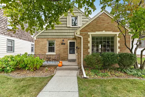 2472 N 73rd, Wauwatosa, WI 53213
