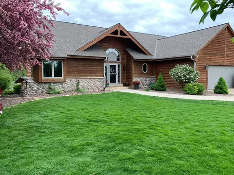 8823 Oriole, Norway, WI 53185