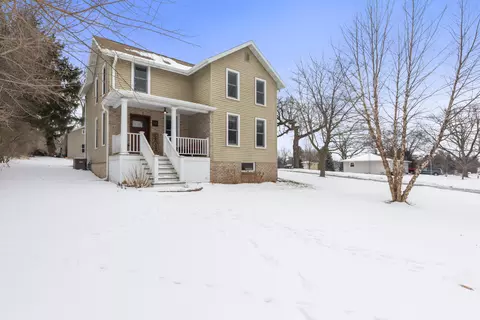 408 Elkhorn, Eagle, WI 53119