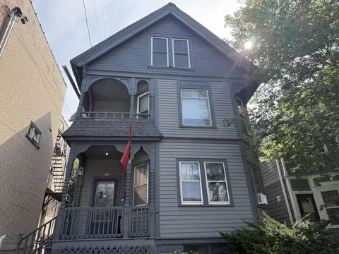 615 E Pleasant #615A, Milwaukee, WI 53202