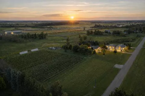 8520 Gass Lk, Newton, WI 53063