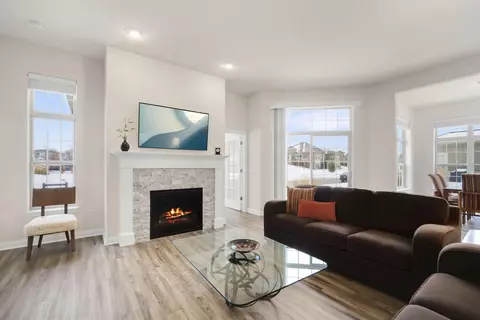 4417 Creekside, Brookfield, WI 53005