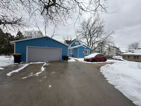 8633 W Lapham, West Allis, WI 53214