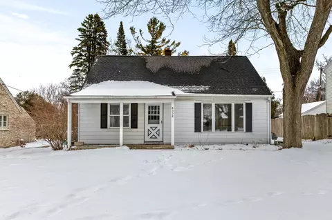 8338 N Whitney, Fox Point, WI 53217
