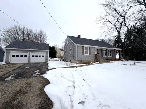 377 Evergreen, Mayville, WI 53050