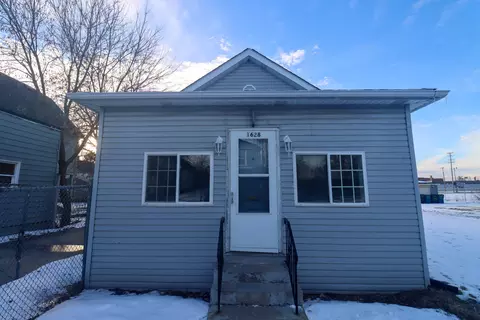 1628 Mead, Racine, WI 53403