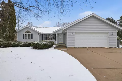 w164s7750 Bay Ln, Muskego, WI 53150
