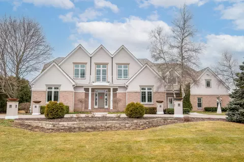 11415 N Stonefield, Mequon, WI 53092