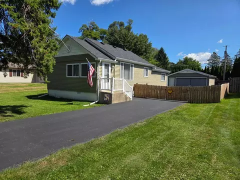 2816 Mabie, Delavan, WI 53115