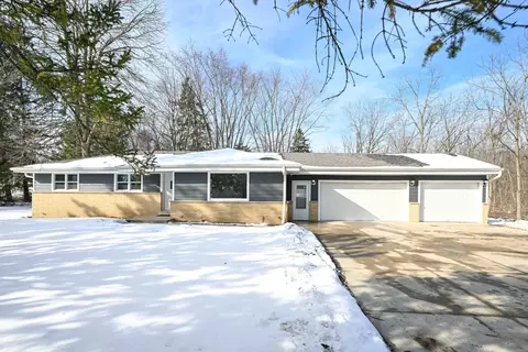 5105 S Small, New Berlin, WI 53151