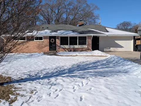 8965 N Navajo, Bayside, WI 53217
