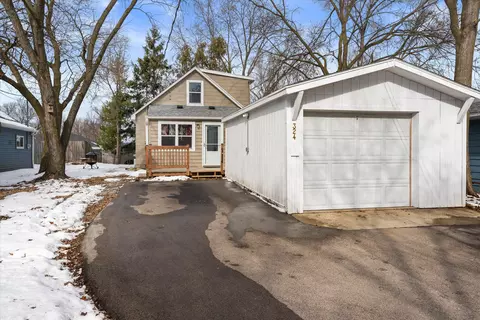 324 Douglass, Waukesha, WI 53186
