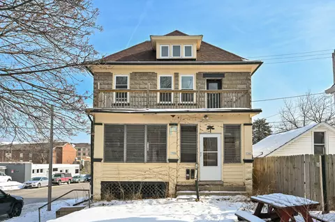 1500 S 71st #1502, West Allis, WI 53214