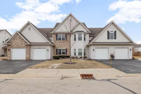1795 Woodland, Slinger, WI 53086