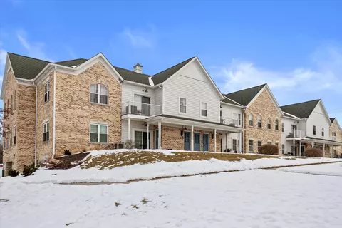 2720 Northview #25, Waukesha, WI 53188